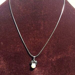 Sterling Silver Solitaire Pearl Necklace